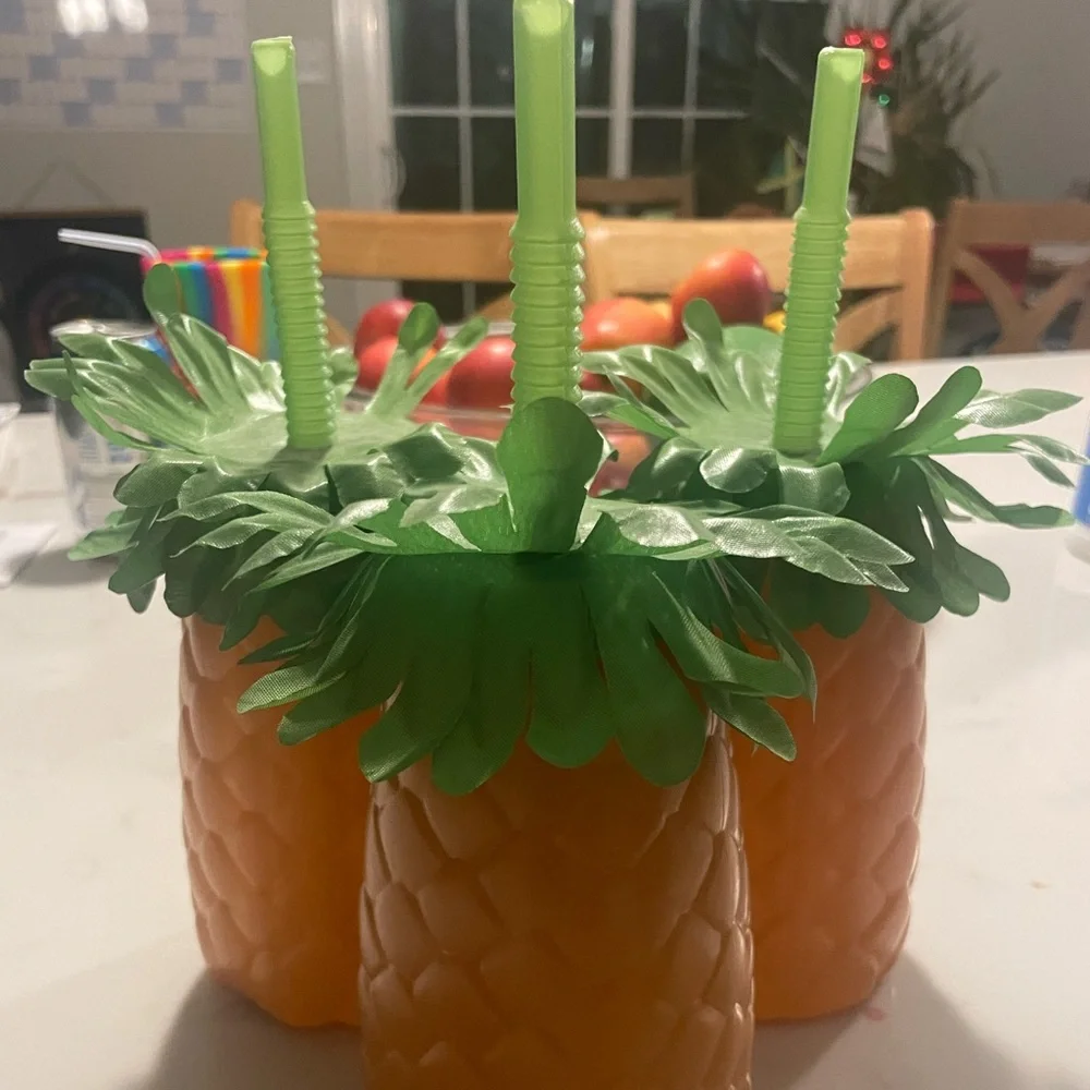 3 Pineapple Shaped Reusable Party Cups with Straws - NWT